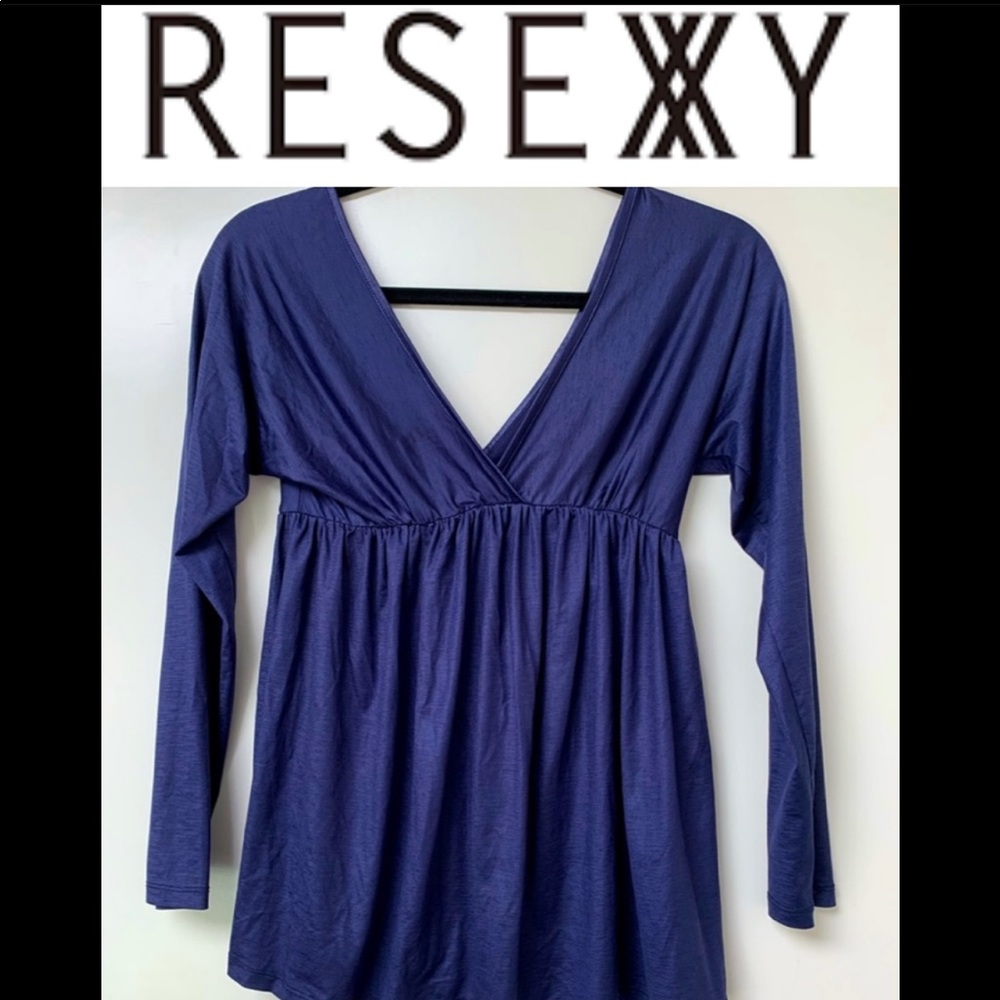 3/$30 Japanese🇯🇵Deep V neck navy blue top